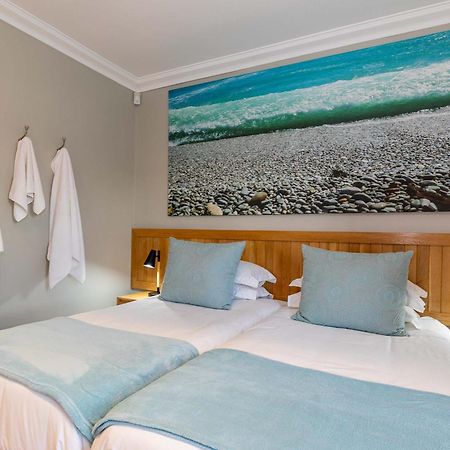 Oceans Guest House & Luxurious Apartments Struisbaai Exterior photo