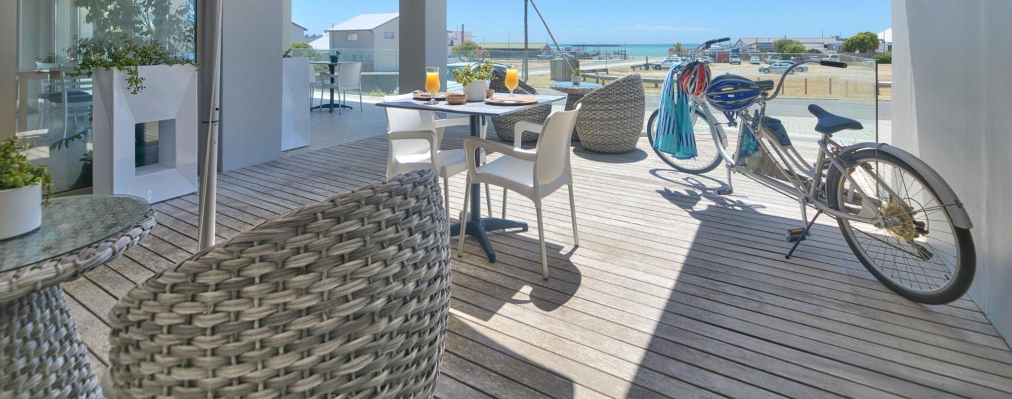 Oceans Guest House & Luxurious Apartments Struisbaai Exterior photo