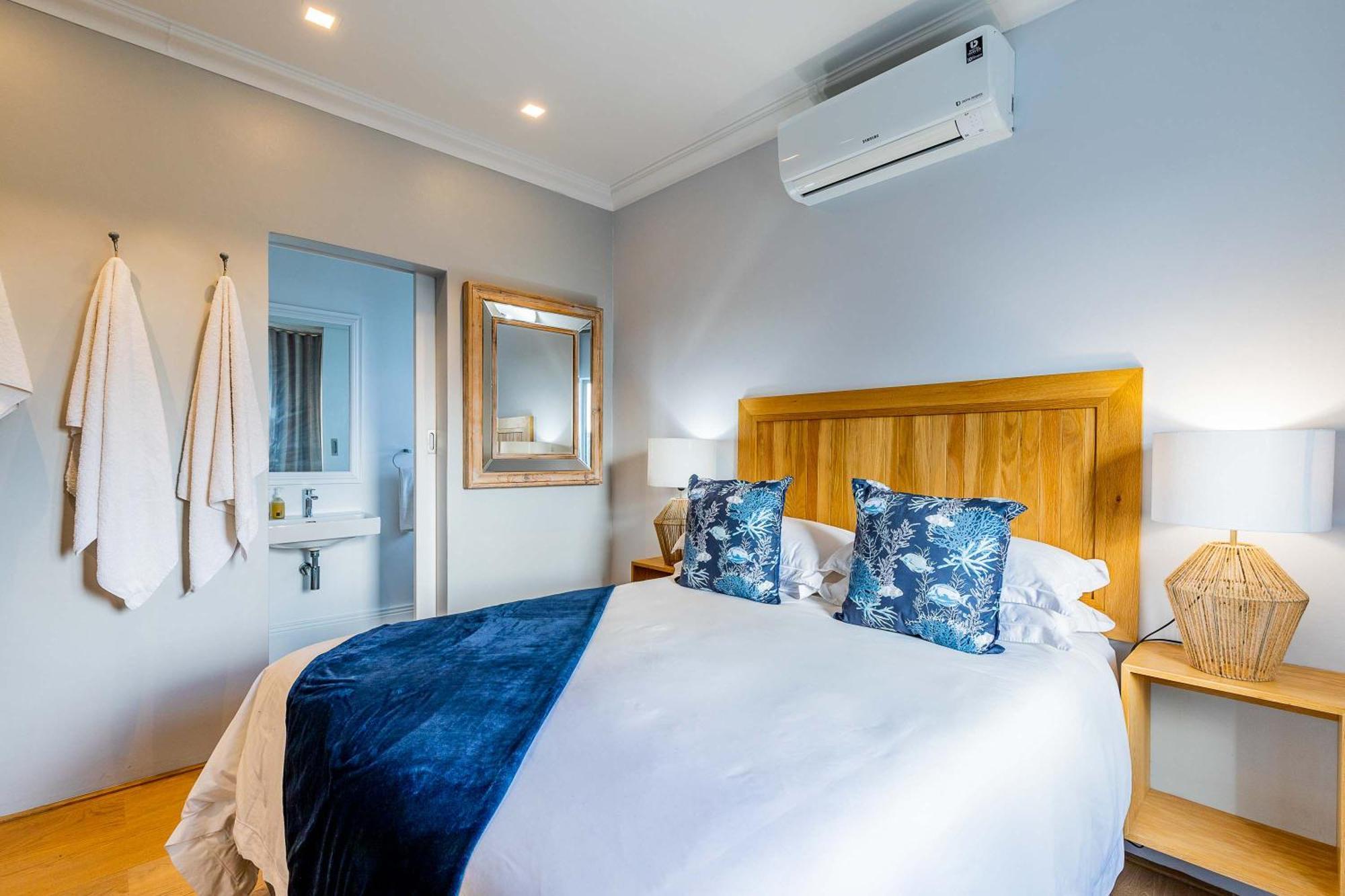 Oceans Guest House & Luxurious Apartments Struisbaai Exterior photo