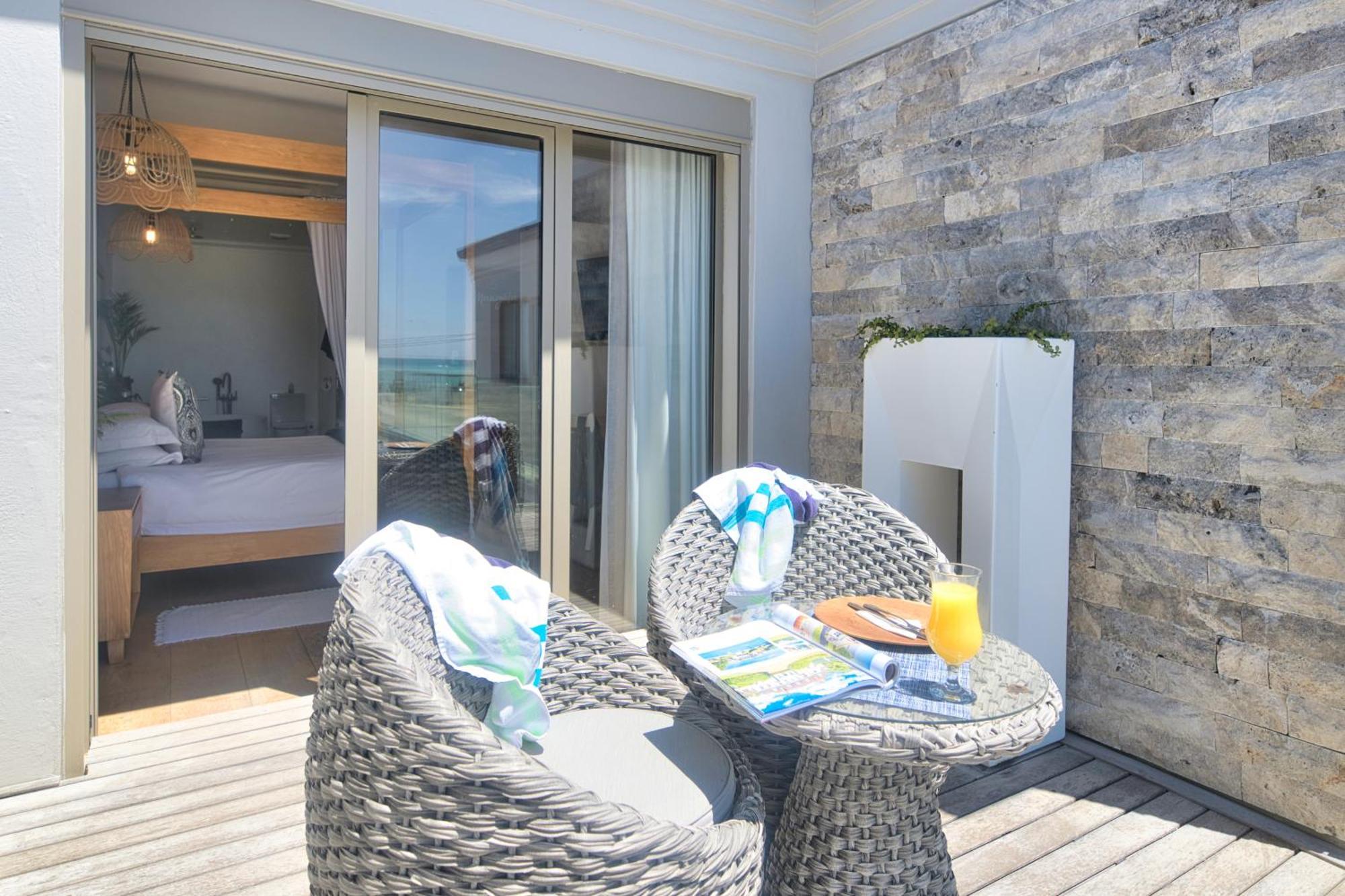 Oceans Guest House & Luxurious Apartments Struisbaai Exterior photo