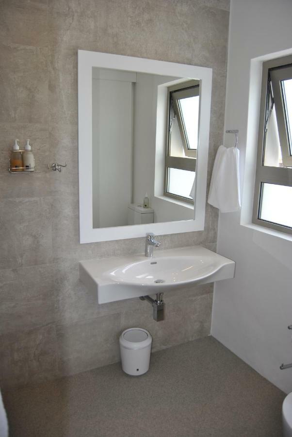 Oceans Guest House & Luxurious Apartments Struisbaai Exterior photo