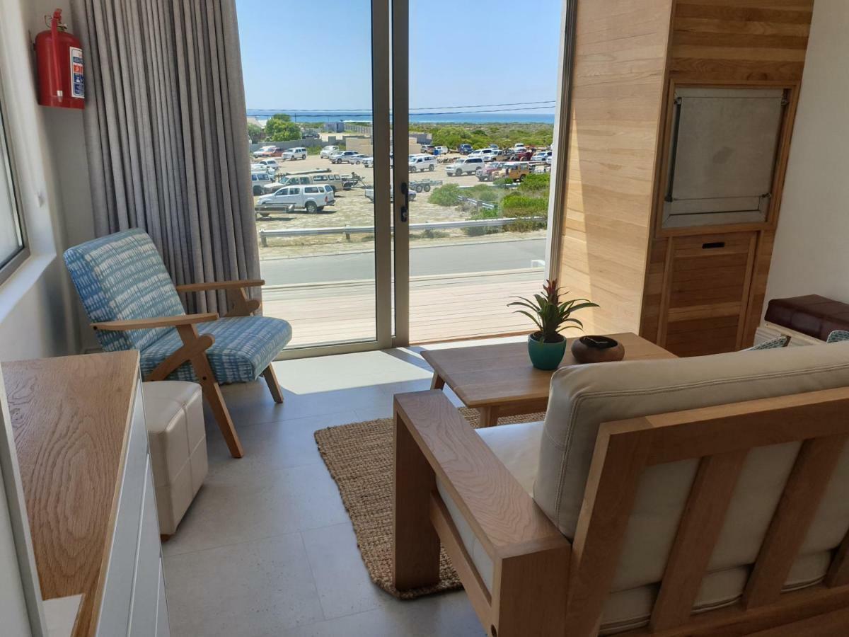 Oceans Guest House & Luxurious Apartments Struisbaai Exterior photo
