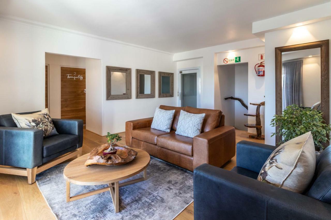 Oceans Guest House & Luxurious Apartments Struisbaai Exterior photo